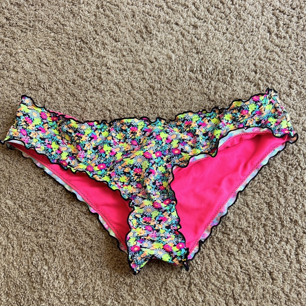 Hobie ruffle cheeky floral bikini bottoms, size L